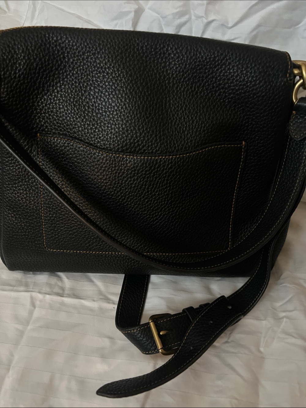 COACH May shoulder bag in black pebbled leather and gold hardware. - Picture 5 of 10